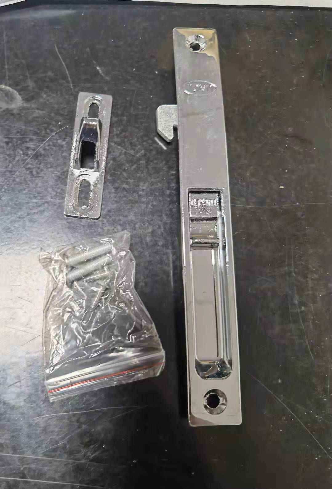 flush lock, flush handle, bar lock