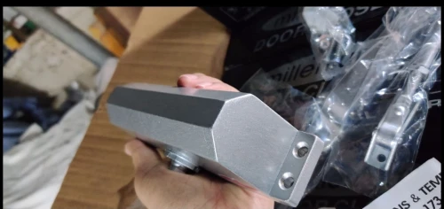 door closer, arm-type or pneumatic door closer