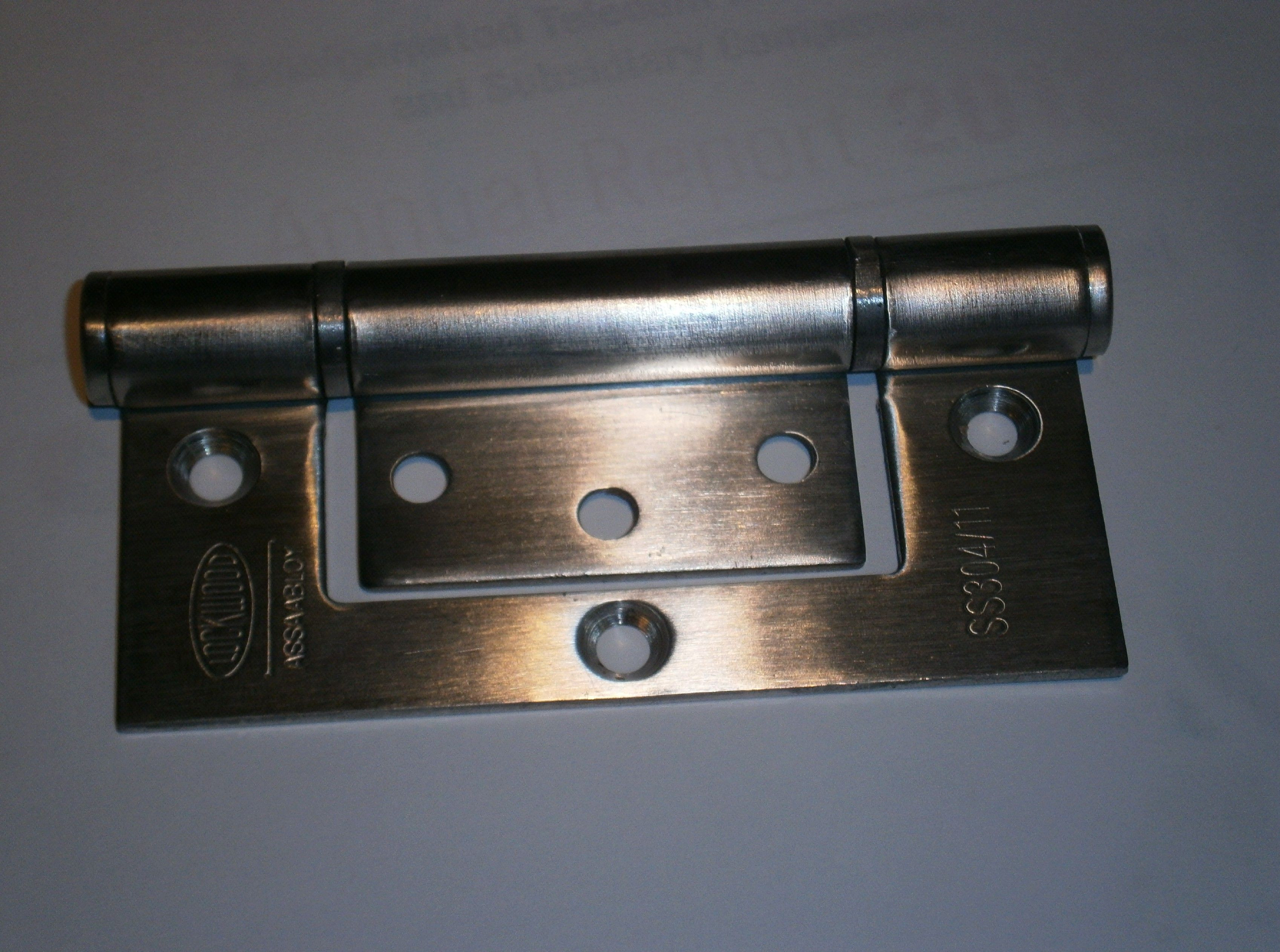 flush hinge
