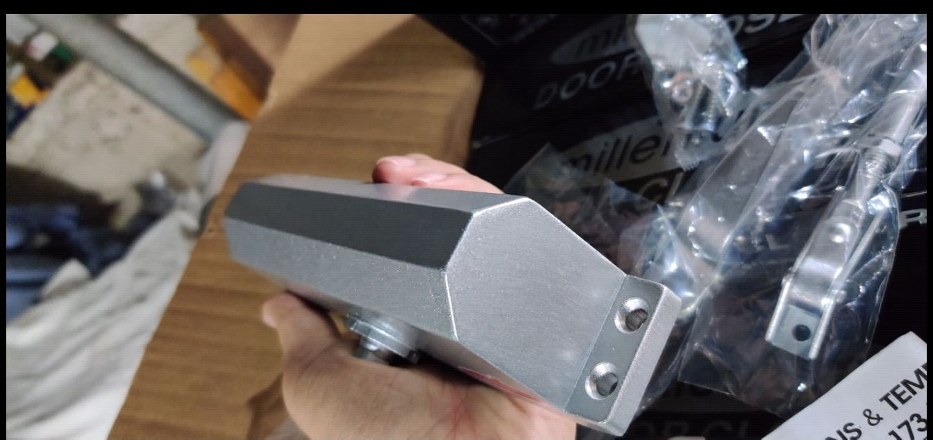 door closer, arm-type or pneumatic door closer