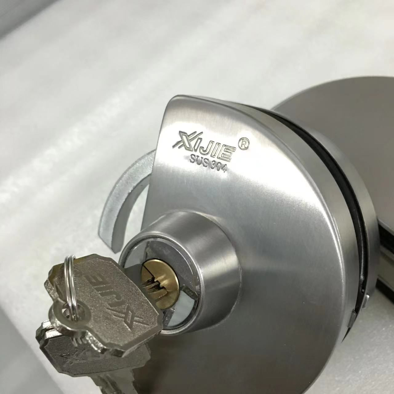 glass  lock-for glass